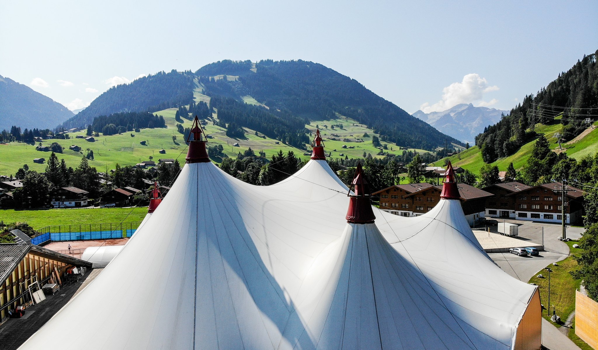 Festival-Zelt_Gstaad.jpg