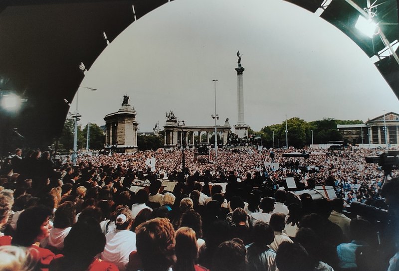 hosok tere archiv.jpg